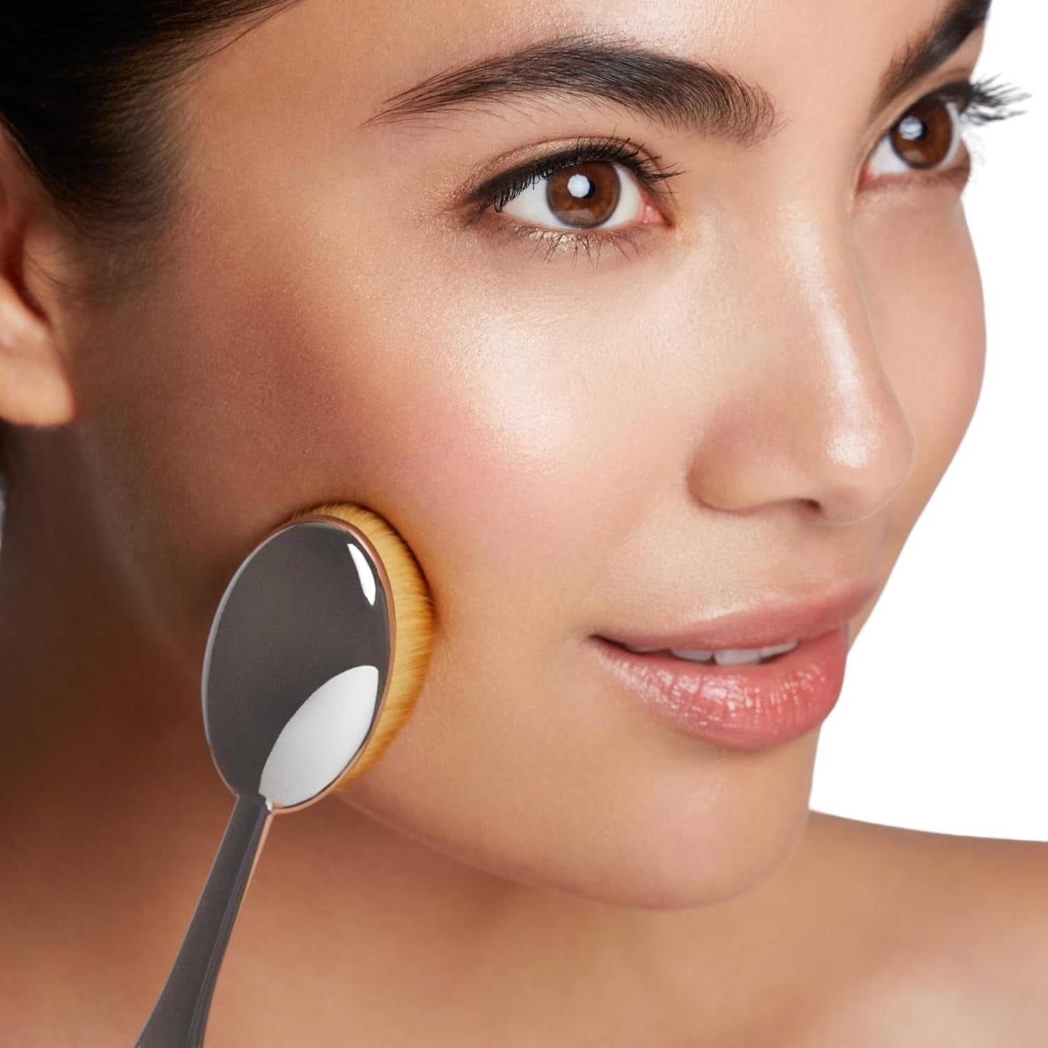 Elite Oval 7 Makeup Brush - Mirror Finish