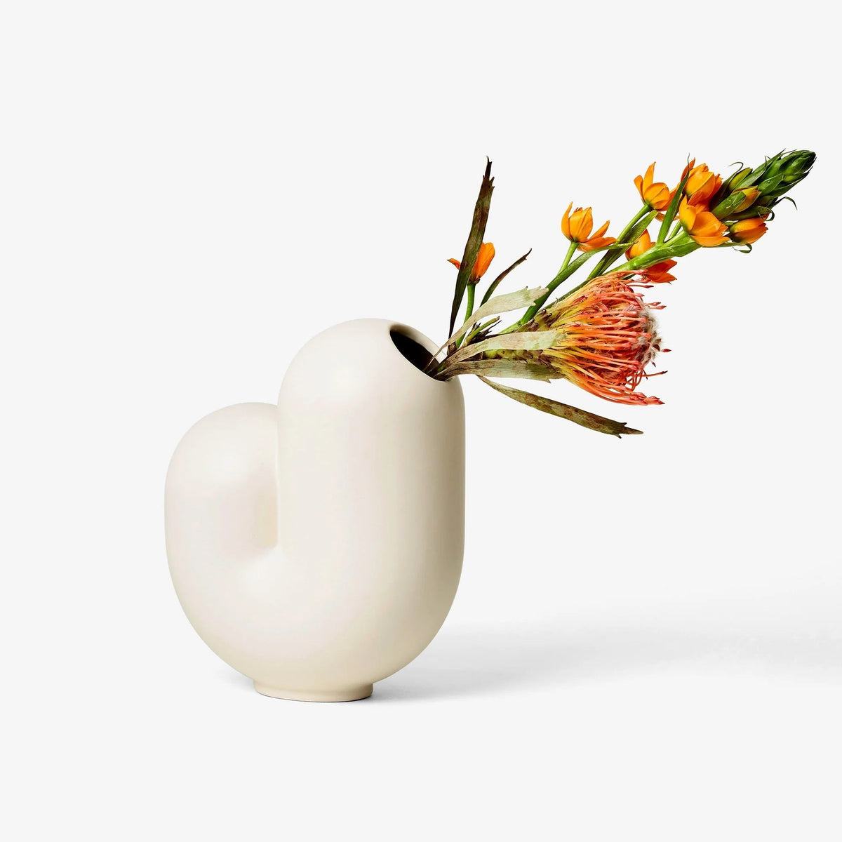Kirby Vase - Jay (White)