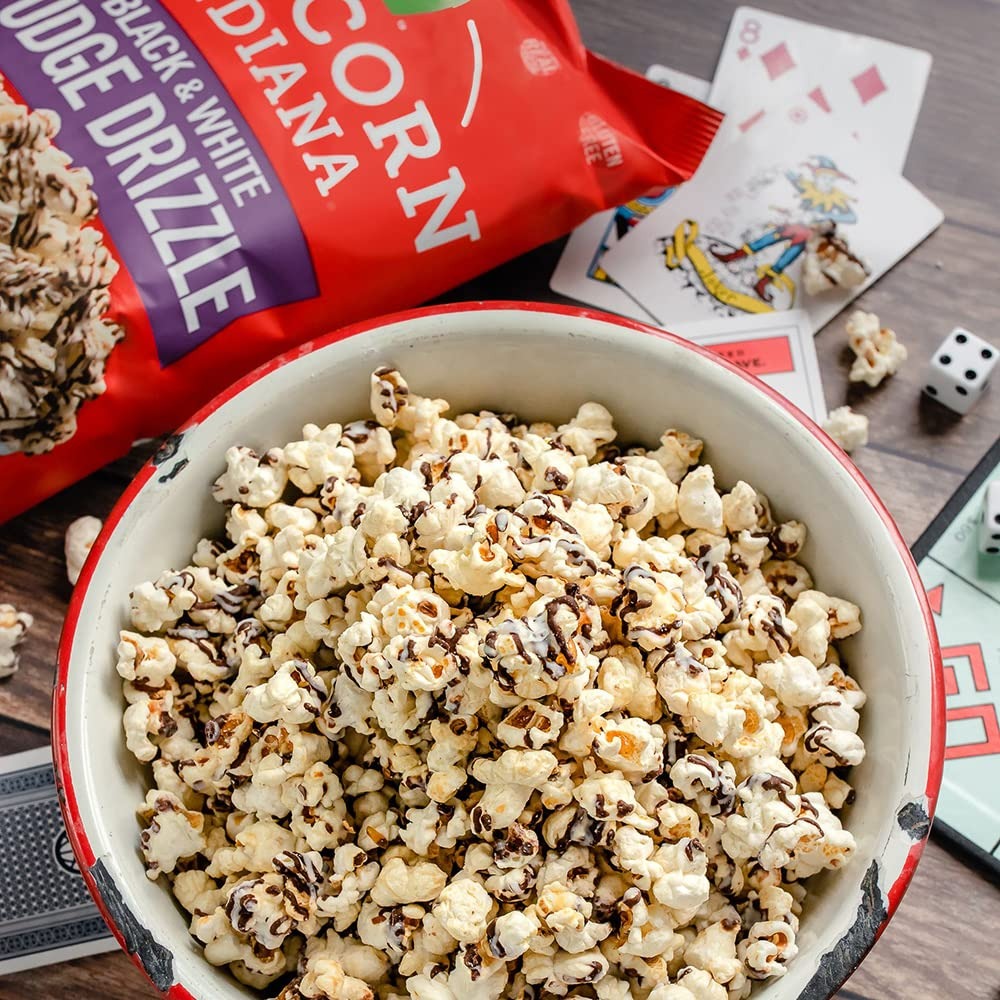 Black & White Fudge Drizzle Popcorn