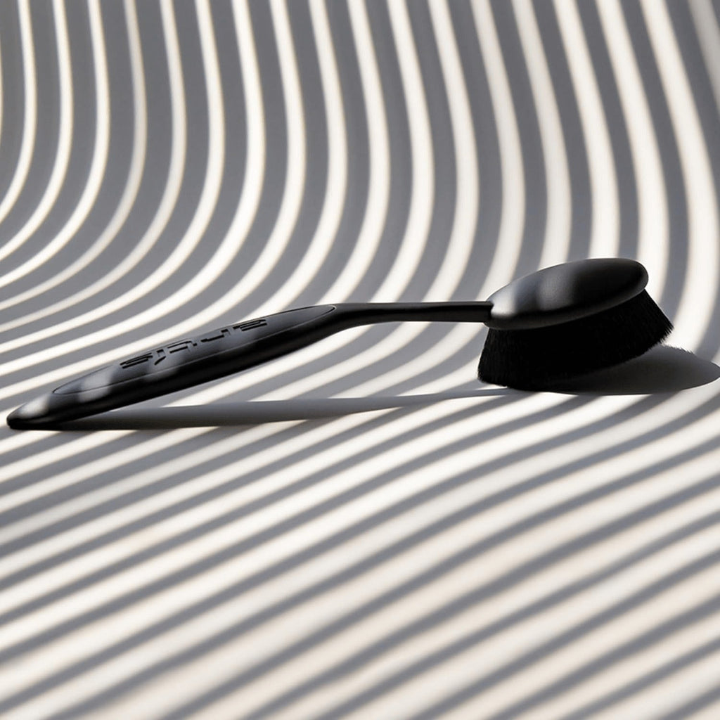 Elite Oval 7 Makeup Brush - Black