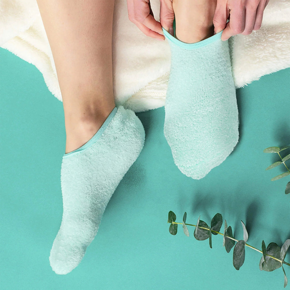 Aloe-Infused Socks in Teal