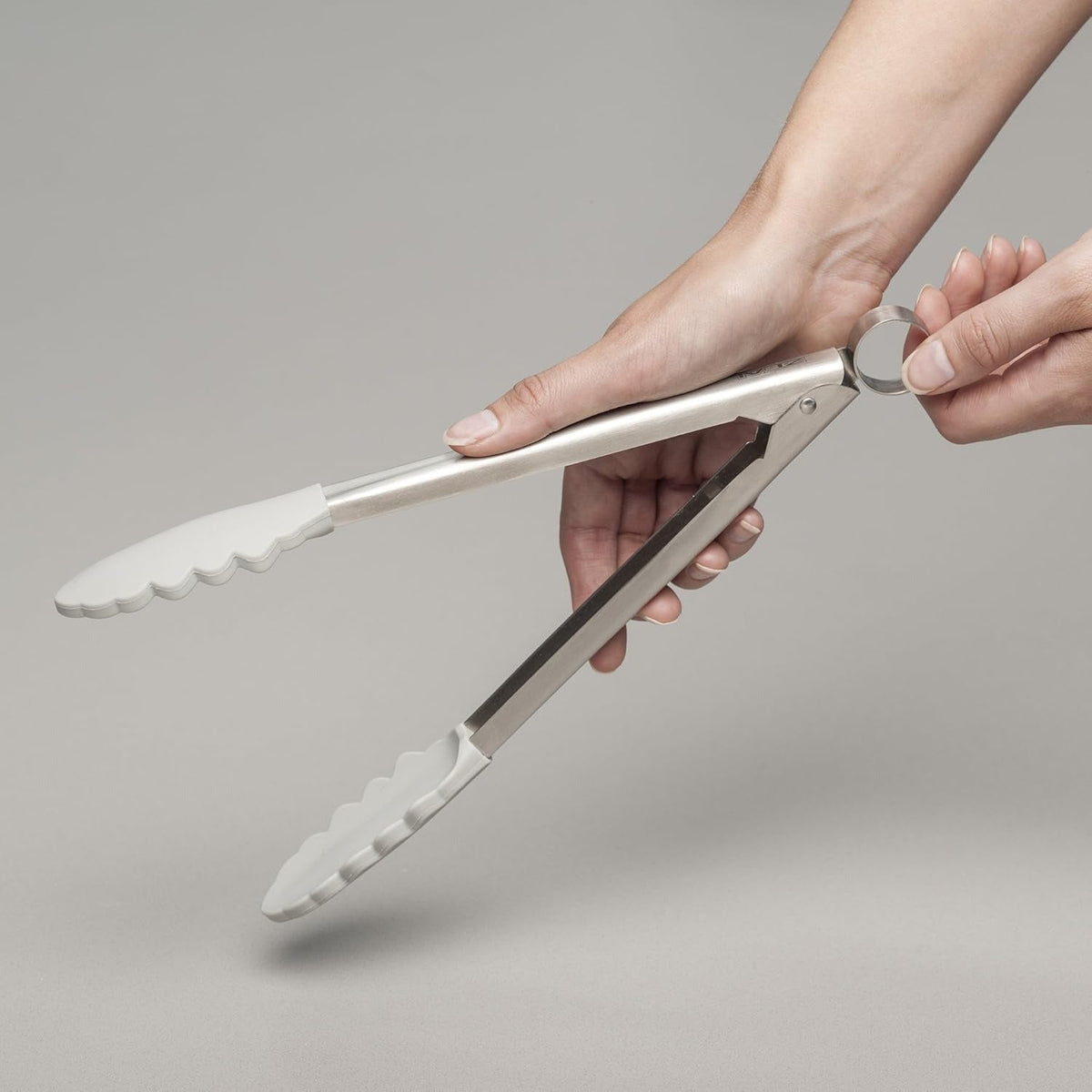 Silicone Cook's Tongs - Light Grey